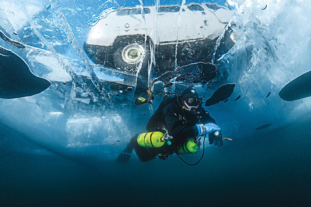 lake baikal underwater