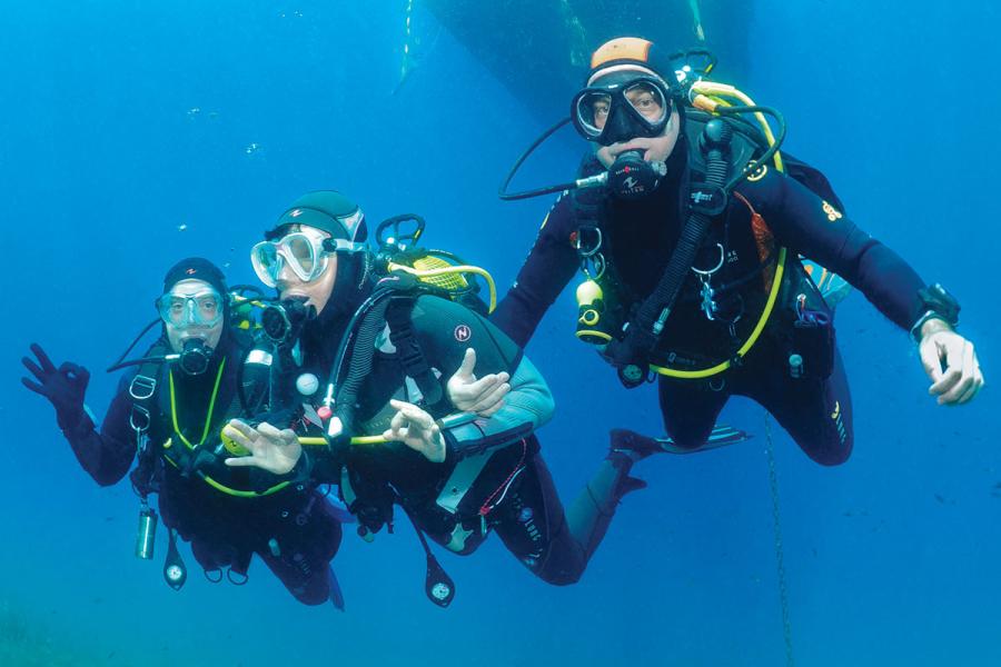 How to Build a Community of Dive Buddies | Scuba Diving